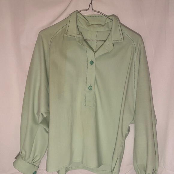 Green shirt and skirt set - Picture 4 of 4